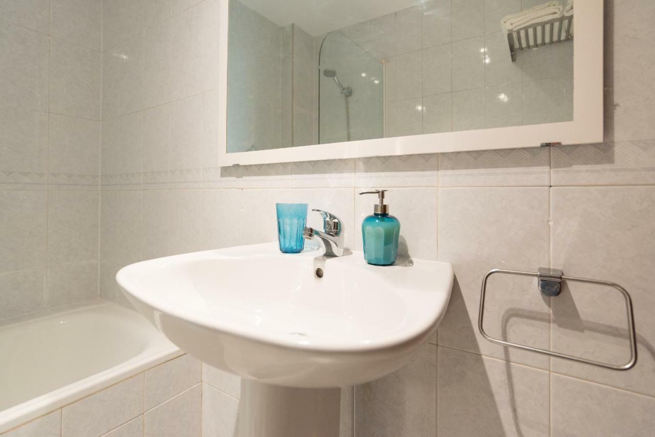 Ferienwohnung Ambb-Private Patio-Steps Away From Old Town Málaga Exterior foto