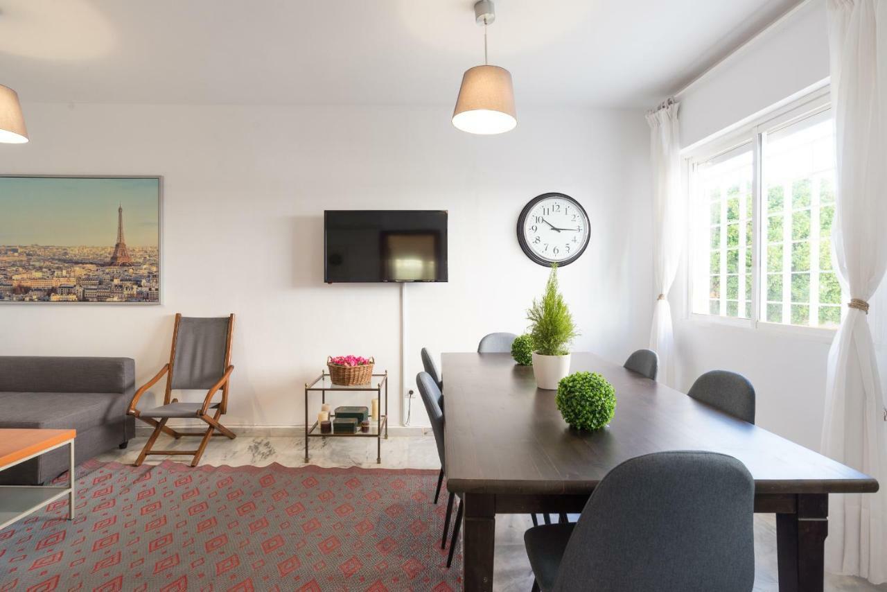 Ferienwohnung Ambb-Private Patio-Steps Away From Old Town Málaga Exterior foto
